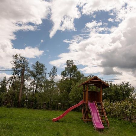 Dupa Apa La Razvan Sighetu Marmaţiei Esterno foto