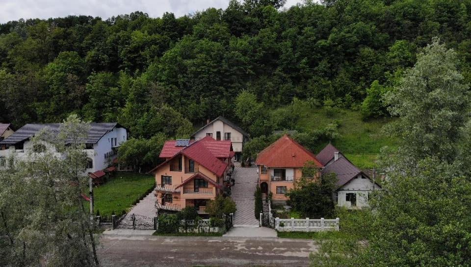Dupa Apa La Razvan Sighetu Marmaţiei Esterno foto