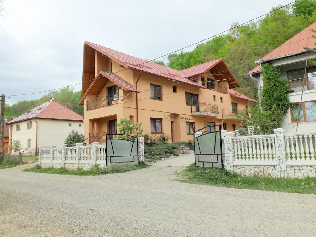 Dupa Apa La Razvan Sighetu Marmaţiei Esterno foto